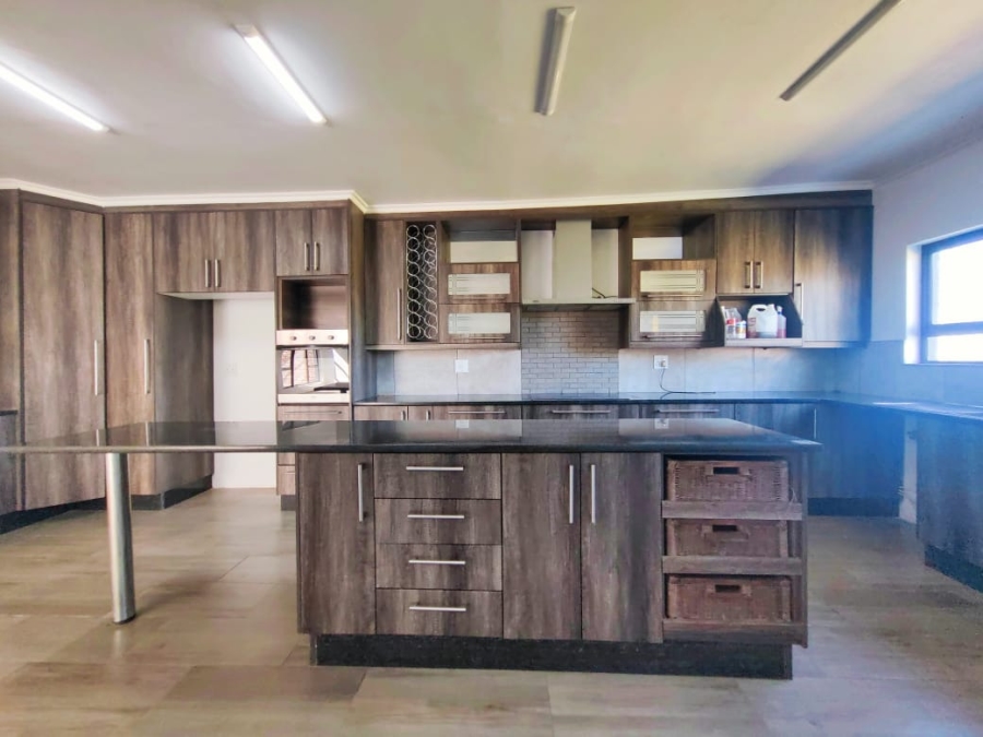 5 Bedroom Property for Sale in Grimbeeck Park North West